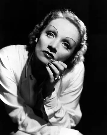 Marlene Dietrich_peliplat
