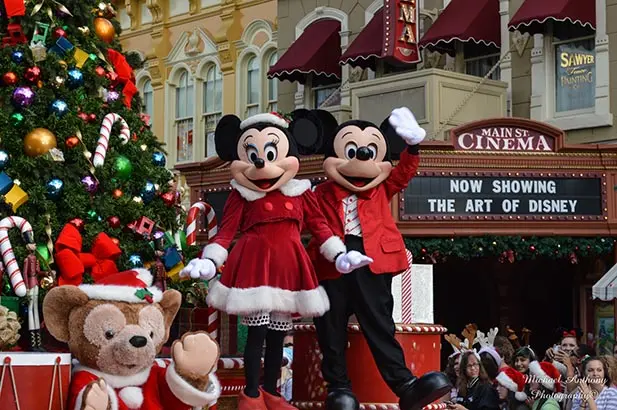Disney Parks Christmas Parade Special_peliplat