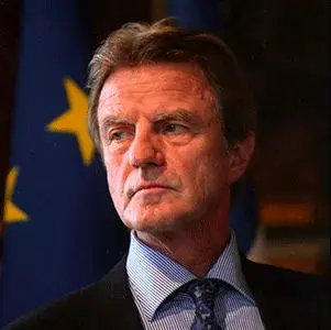 Bernard Kouchner_peliplat