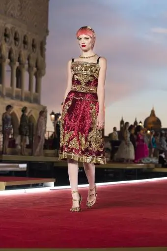 Venezia 2021: the Dolce&Gabbana Alta Moda Fashion Show in Piazzetta San Marco_peliplat