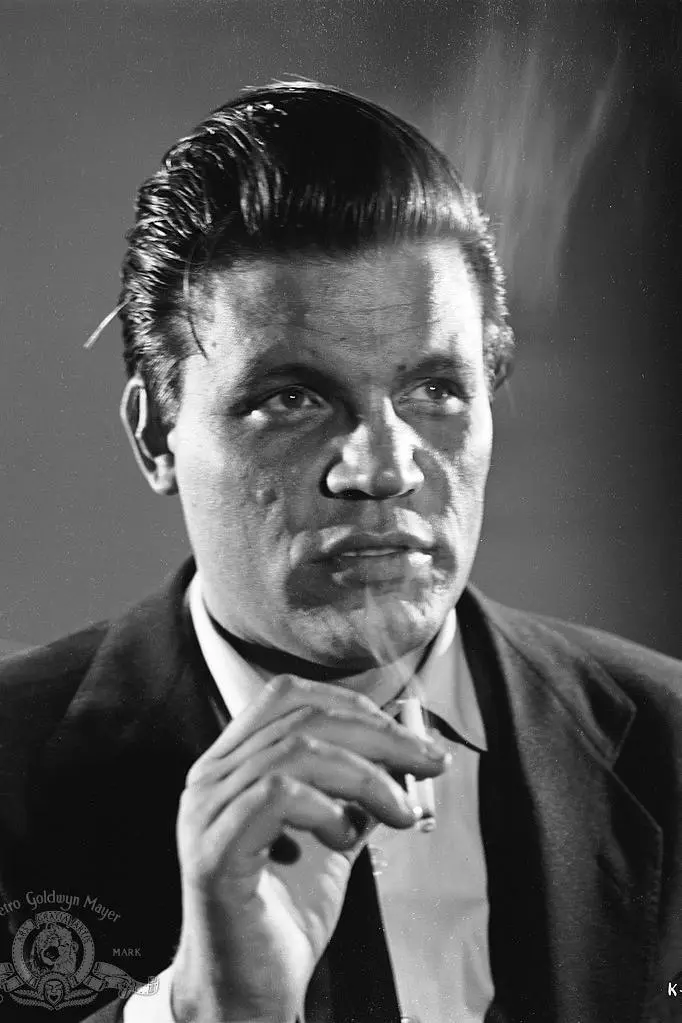 Neville Brand_peliplat