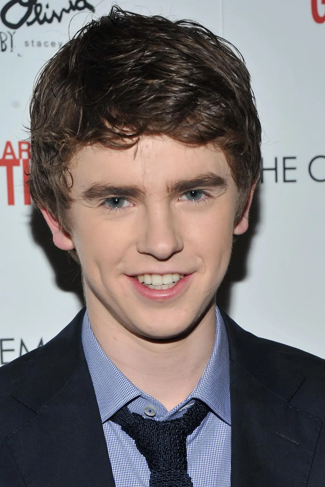 Freddie Highmore_peliplat