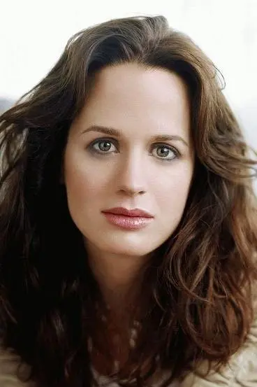 Elizabeth Reaser_peliplat