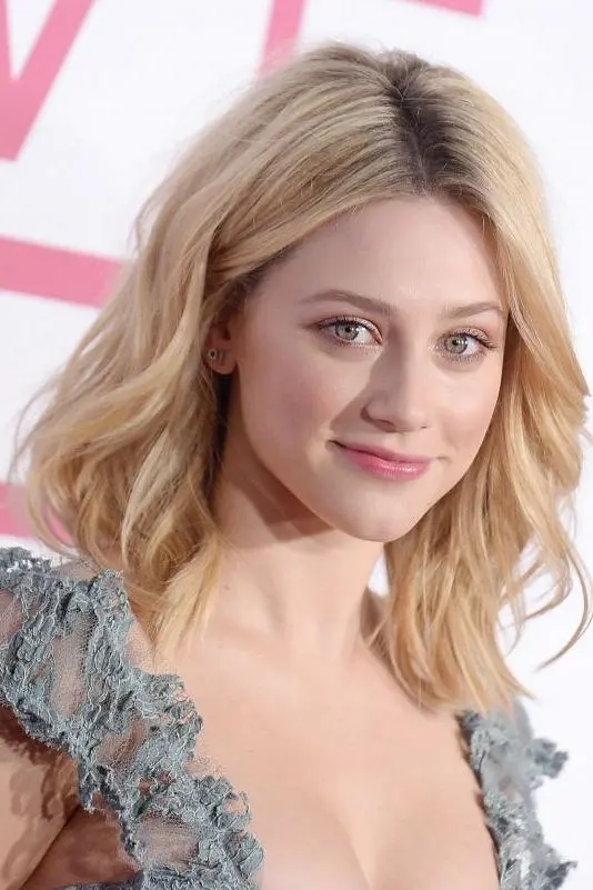 Lili Reinhart_peliplat