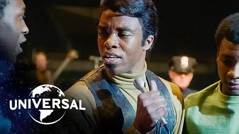 Chadwick Boseman Performs at the Boston Garden_peliplat