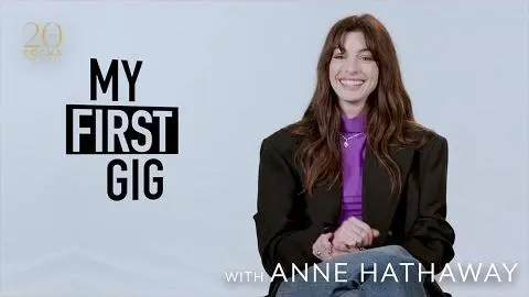 Anne Hathaway On Babysitting & Landing a Role in Brokeback Mountain | My First Gig_peliplat