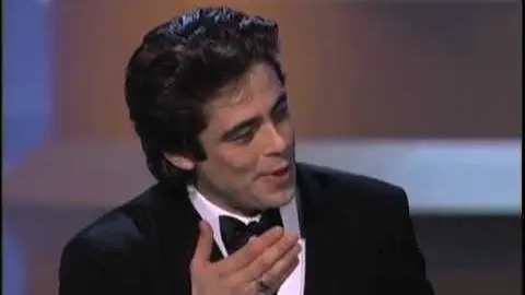 Benicio Del Toro winning Best Supporting Actor_peliplat