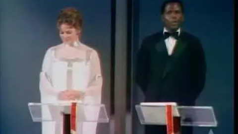 Ingrid Bergman, Sidney Poitier and the UCLA Marching Band: 1969 Oscars_peliplat