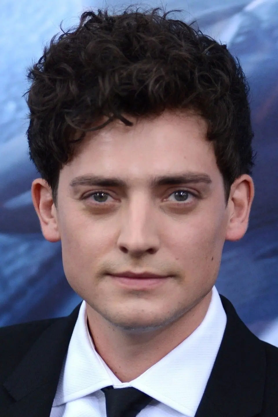 Aneurin Barnard_peliplat