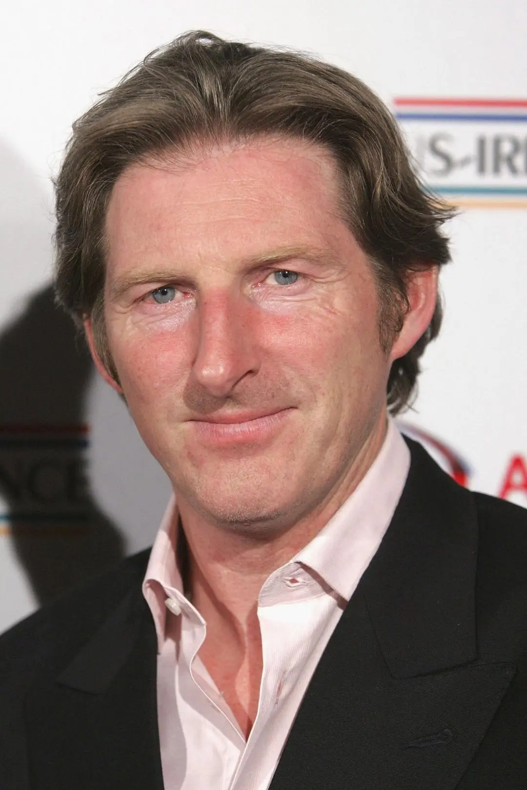 Adrian Dunbar_peliplat