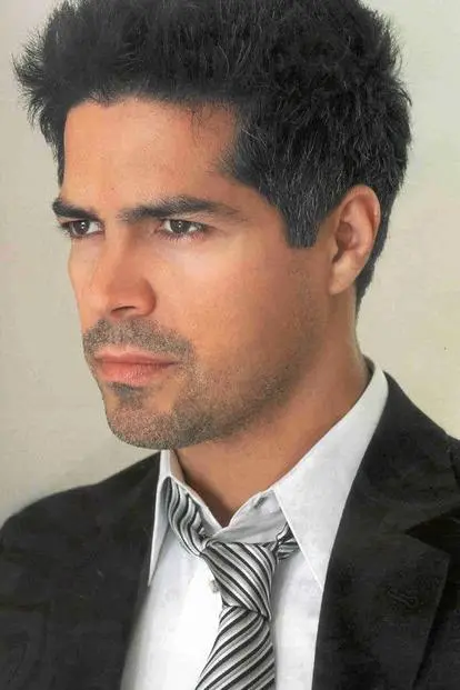 Esai Morales_peliplat