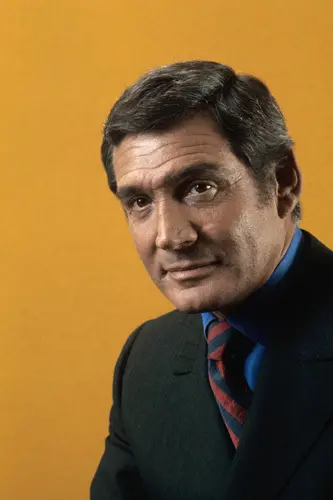 Gene Barry_peliplat