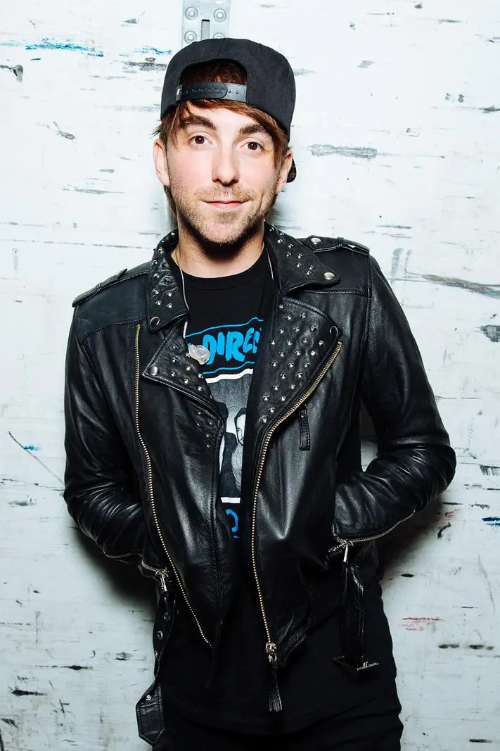 Alex Gaskarth_peliplat