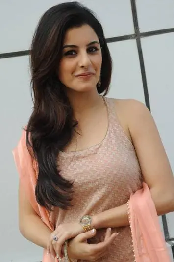 Isha Talwar_peliplat