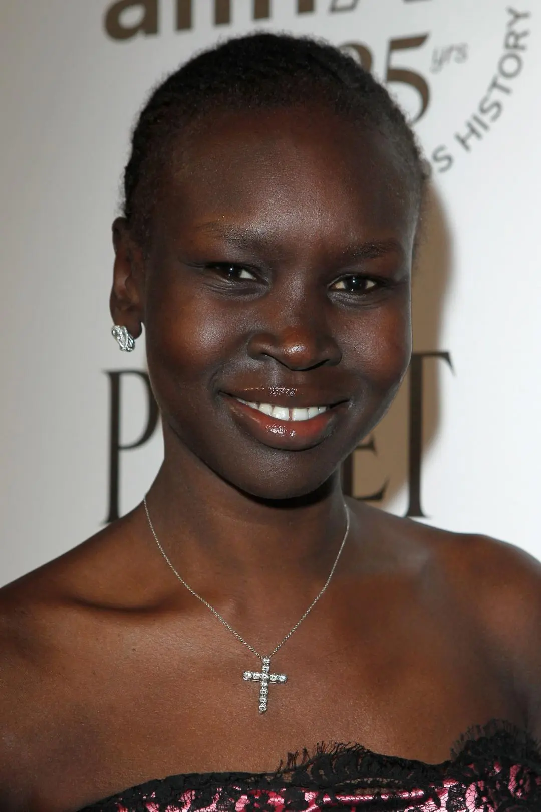 Alek Wek_peliplat