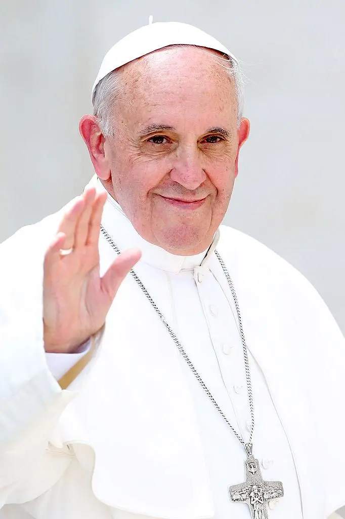 Pope Francis_peliplat