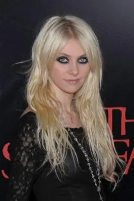 Taylor Momsen_peliplat