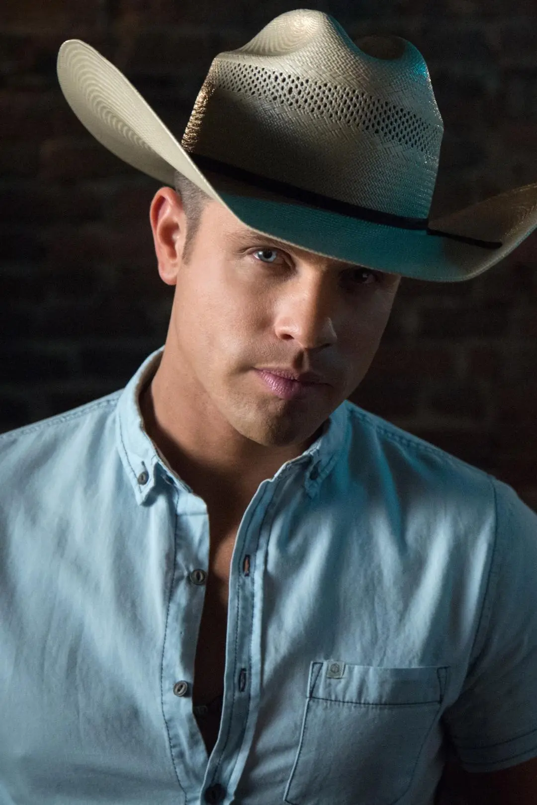 Dustin Lynch_peliplat