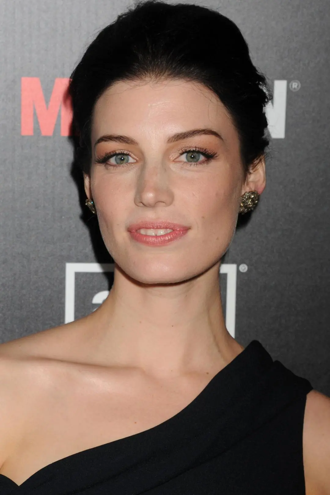 Jessica Paré_peliplat