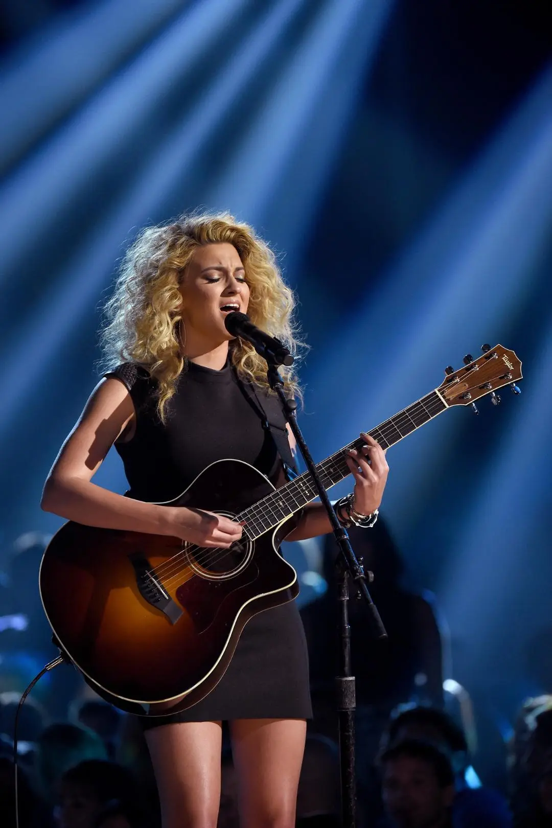 Tori Kelly_peliplat