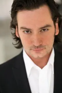 Constantine Maroulis_peliplat