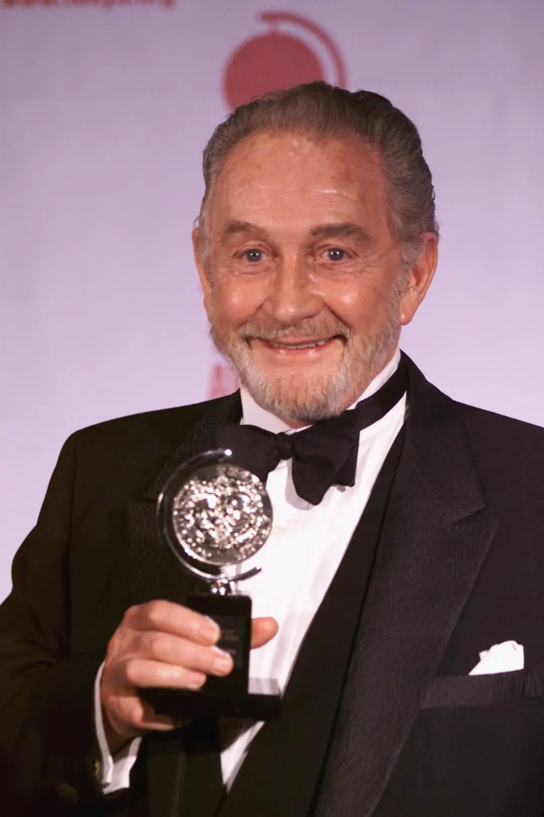 Roy Dotrice_peliplat