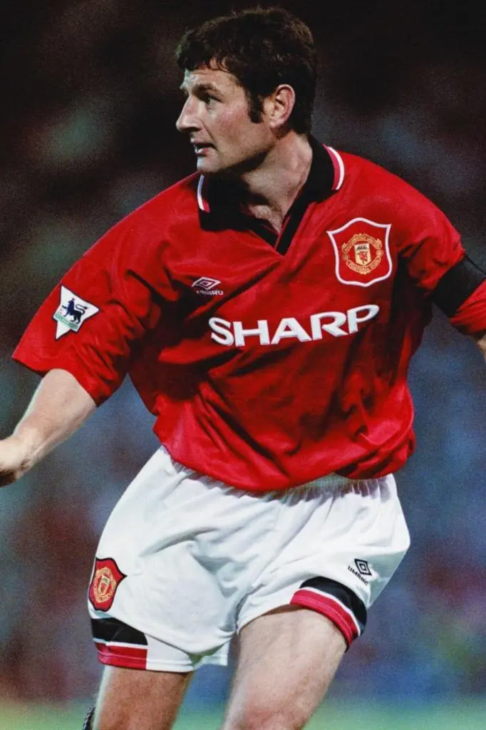 Denis Irwin_peliplat