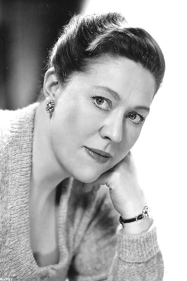 Peggy Mount_peliplat