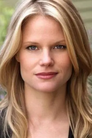 Joelle Carter_peliplat