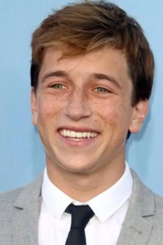 Skyler Gisondo_peliplat