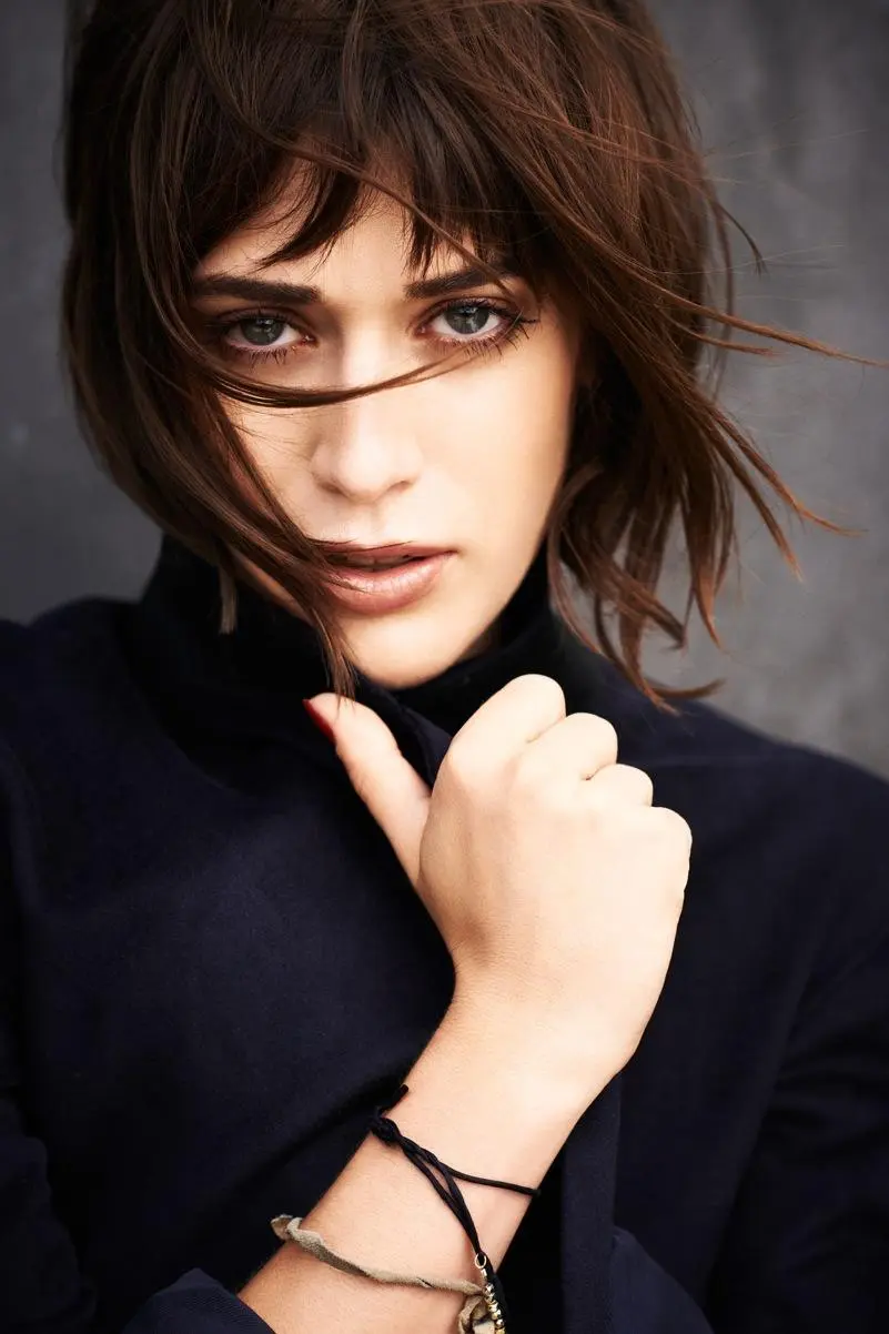 Lizzy Caplan_peliplat