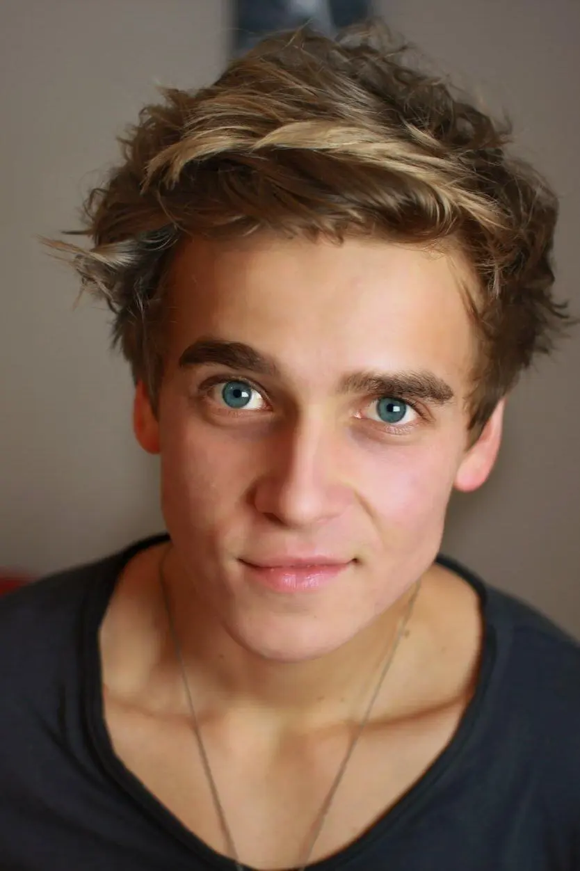 Joe Sugg_peliplat