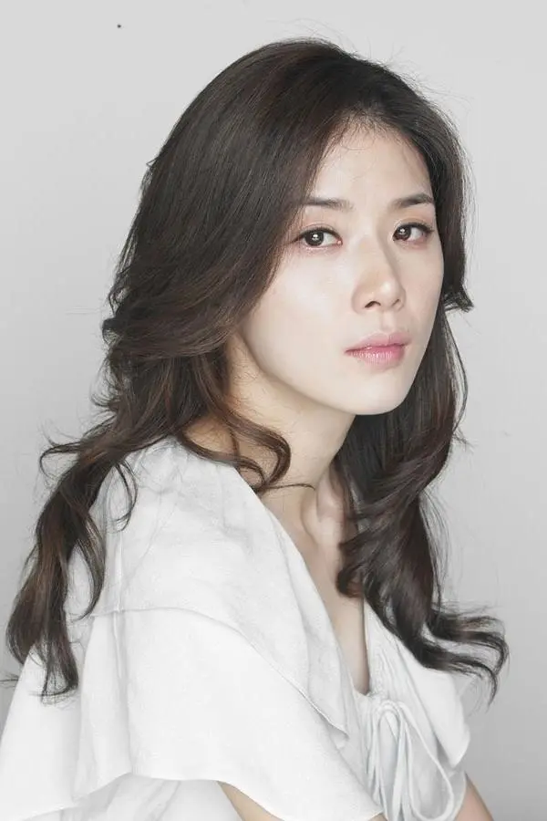 Lee Bo-young_peliplat