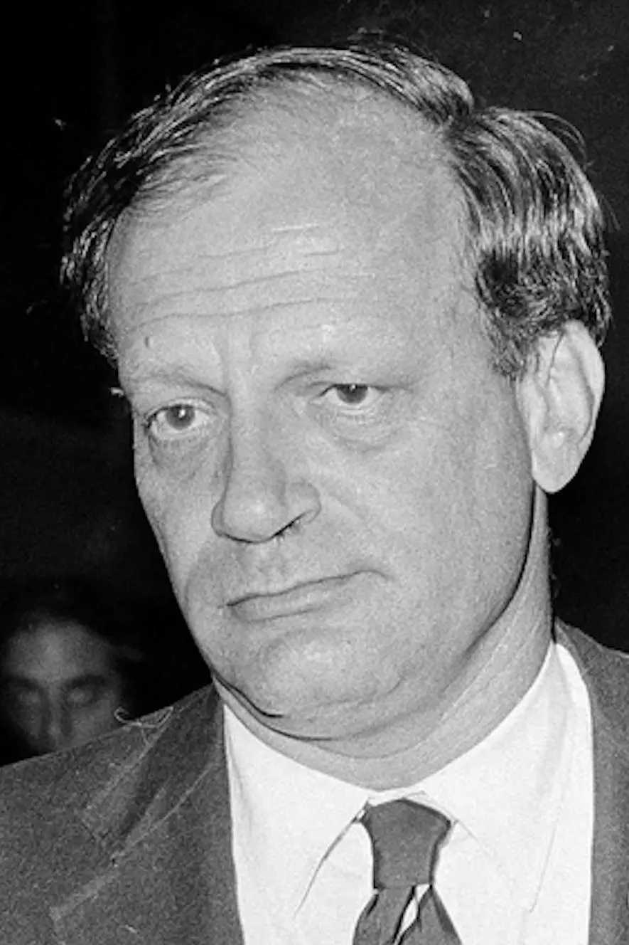 Frank Mankiewicz_peliplat