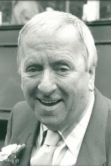 Hugh lloyd_peliplat