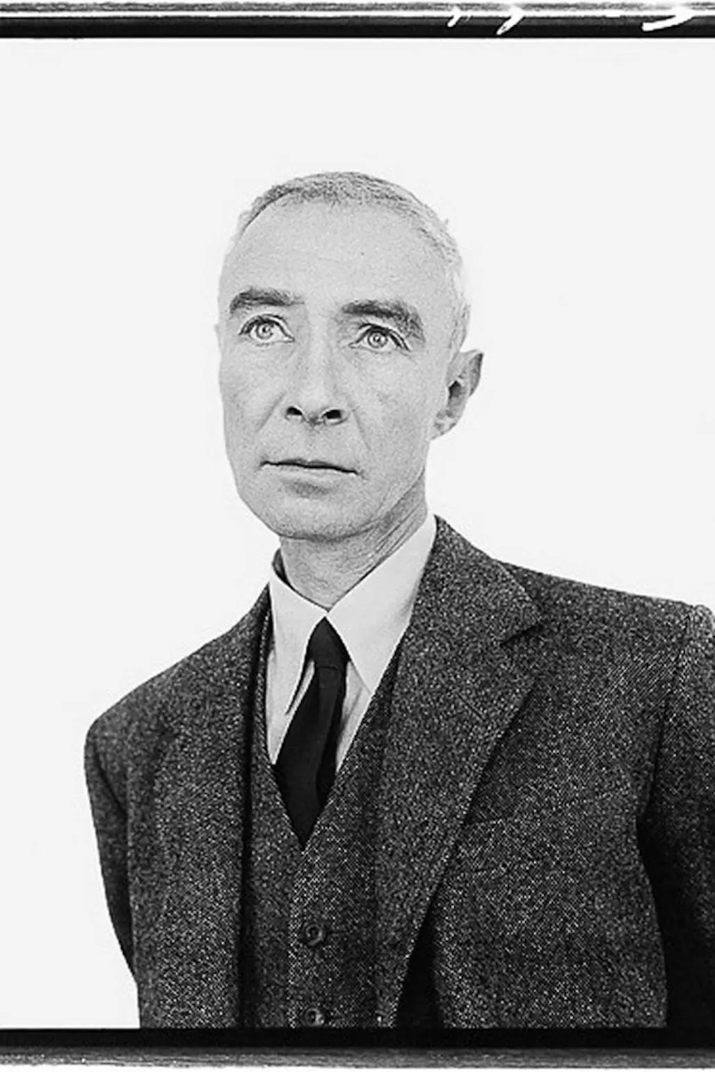 J. Robert Oppenheimer_peliplat