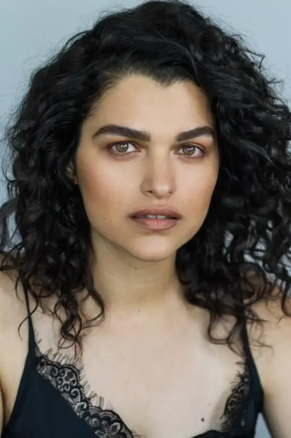 Eve Harlow_peliplat