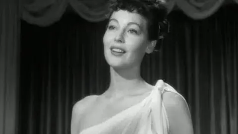 One Touch of Venus (1948) clip - Ava Gardner's Venus statue comes to life!_peliplat