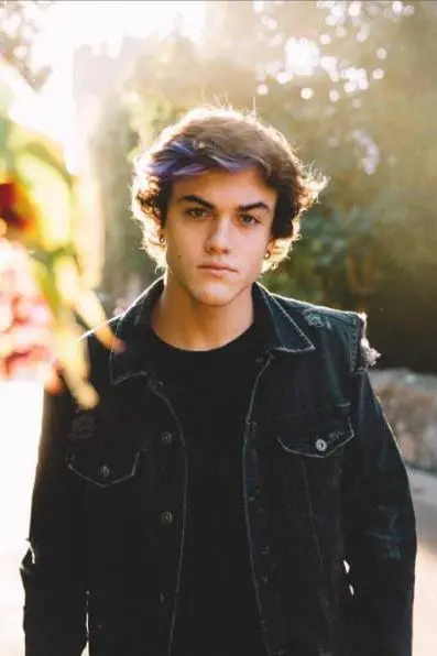 Ethan Dolan_peliplat