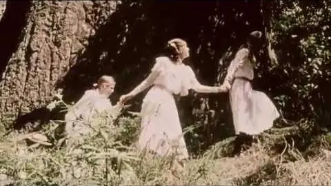 Picnic at Hanging Rock   {Trailer}_peliplat