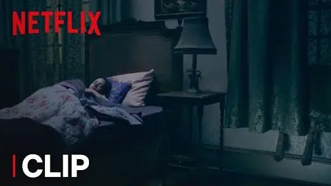 The Haunting of Hill House | Clip: Spot The Uninvited Visitor | Netflix_peliplat