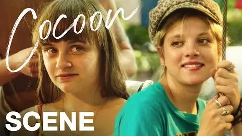 COCOON - "She doesn't bite" - Lesbian Romance - Peccadillo Pictures_peliplat