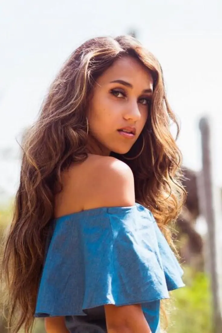 Skylar Stecker_peliplat