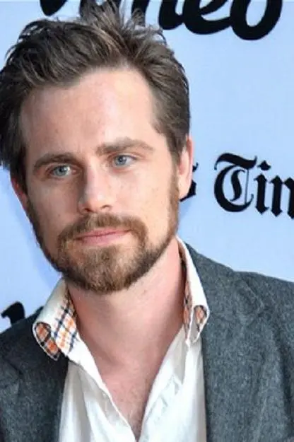 Rider Strong_peliplat