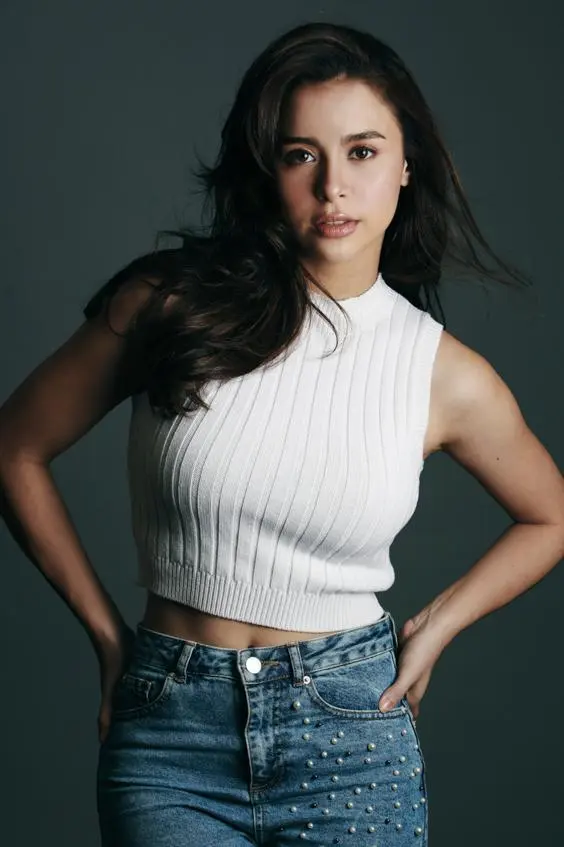 Yassi Pressman_peliplat