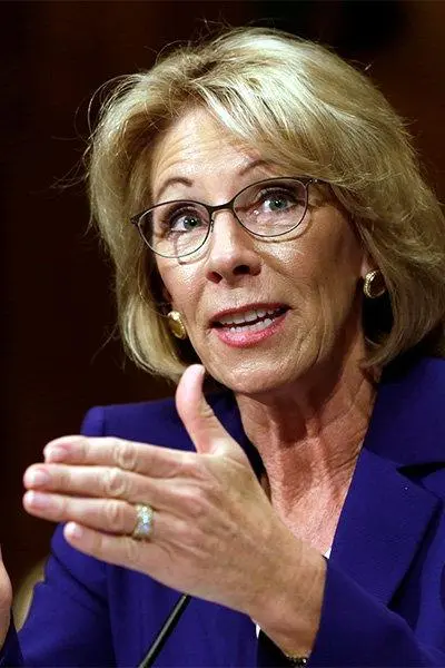 Betsy DeVos_peliplat