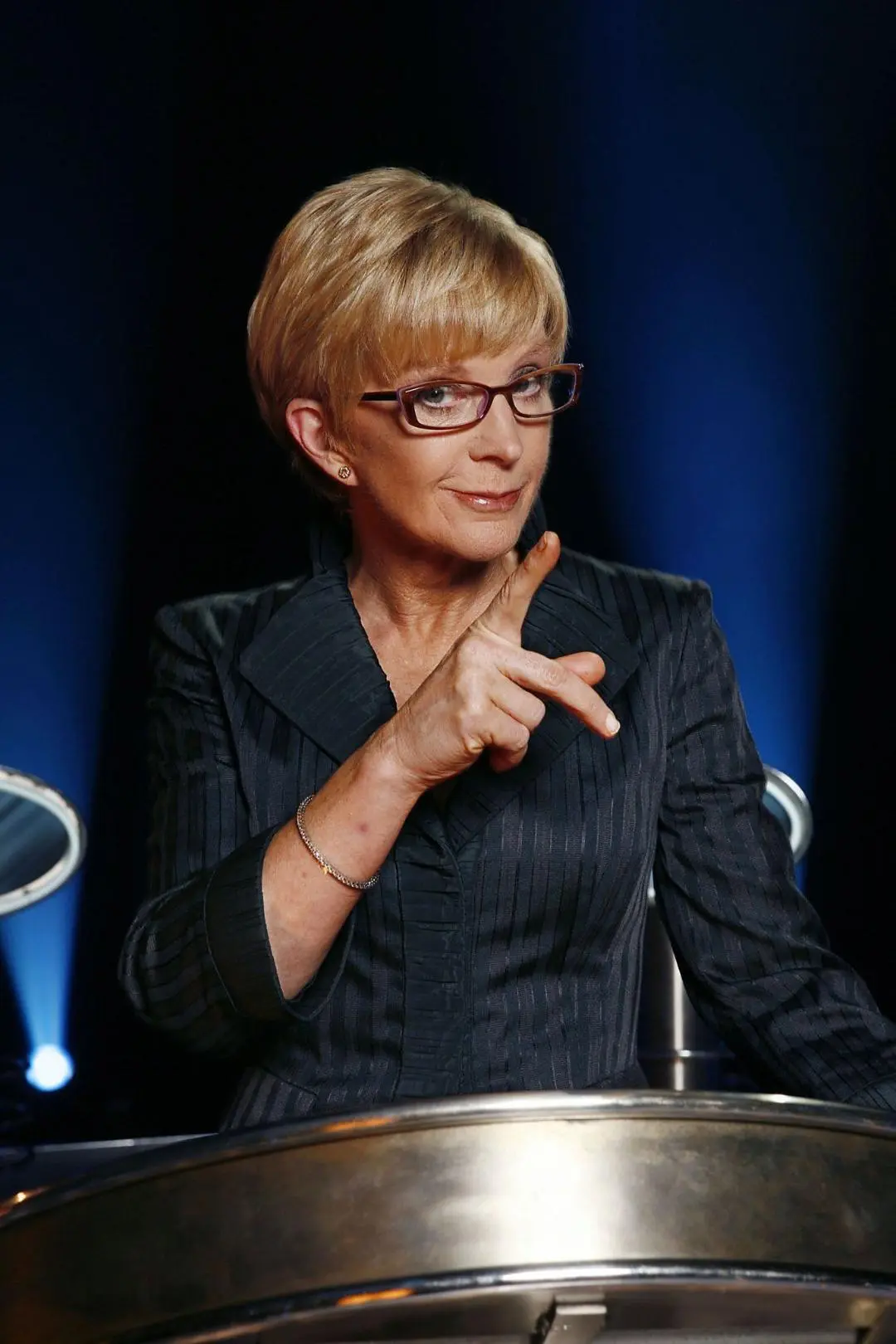 Anne Robinson_peliplat