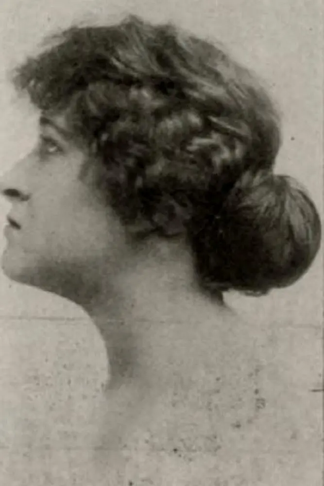 Josephine Earle_peliplat