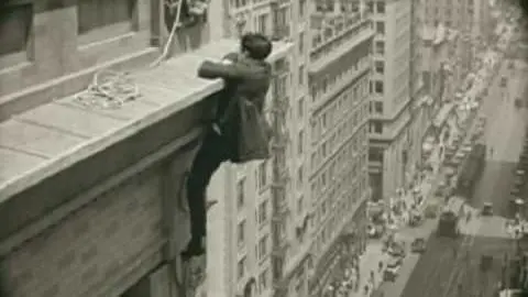 Harold Lloyd's "Safety Last"- 1923_peliplat