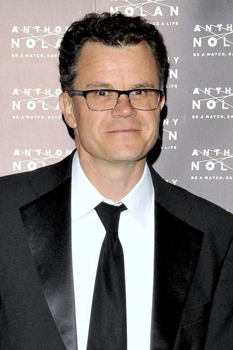 Dominic Holland_peliplat